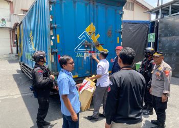 Pastikan Surat Suara Tiba Tepat Waktu, Sat Brimob Polda Jateng Kawal Distribusi Logistik Pemilukada 2024