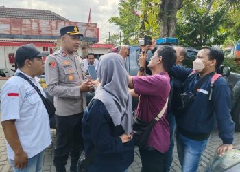 Polisi Kawal Ketat Rapat Pleno UMK Kendal 2026 hingga Malam Hari, Situasi Kondusif