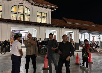 Sinergi Polres Tegal Kota dan PT KAI, Penumpukan Penumpang di Stasiun Tegal Berhasil Dimitigasi