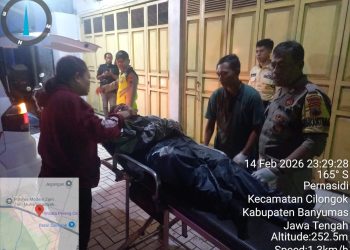 Alami Patah Tulang Akibat Laka Tunggal, Quick Respon Polsek Cilongok Polresta Banyumas Evakuasi Korban Ke RSUD Ajibarang