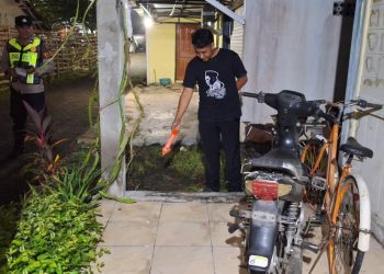Geger, Bayi Perempuan Baru Lahir Ditemukan dalam Kardus Air Mineral di Cepu