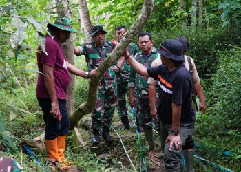 Dandim 0709/Kebumen dan Kades Somagede Susuri Lereng Demi Air Bersih Warga, TMMD ke-127 Wujudkan Harapan Desa