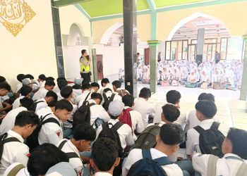 Polisi Sambangi SMK di Pageruyung, Ingatkan Siswa Tak Ikut Aksi May Day