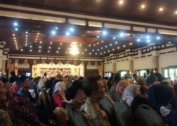 Babinsa Koramil 14 Jatisrono Bersama Linmas Sisir Obyek Vital Demi Jaga Keamanan Warga