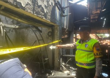 Kebakaran Tiga Kios di Pasar Klitikan Notoharjo Surakarta, Polisi Lakukan Penanganan