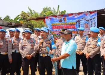 Peduli Warga di Tengah Kemarau, Bidpropam Polda Jateng dan Jajaran Distribusikan Puluhan Ribu Liter Air Bersih