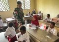 Satgas Pamtas RI-PNG Kewilayahan Yonif 516/CY Tanamkan Harapan Sebagai Gadik di SD Inpres Kampung Basyim