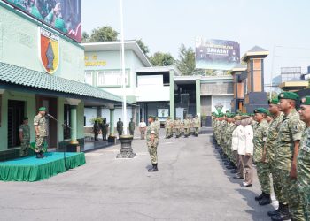 Wujud Penghargaan Negara Atas Dedikasi Prajurit, 64 Personel Kodim 0808/Blitar Resmi Naik Pangkat