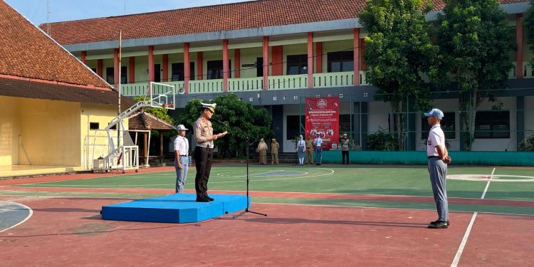 Police Goes To School, Kasat Lantas Polresta Banyumas Imbau Utamakan Keselamatan Saat Berkendara