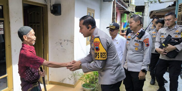 Kapolres Pimpin Baksos dan Patroli Daerah Rawan Bencana di Karangjambu