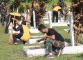 Sambut Hari Sumpah Pemuda, Polres Purbalingga dan Batalyon 406 Bakti Kebersihan di Makam Pahlawan