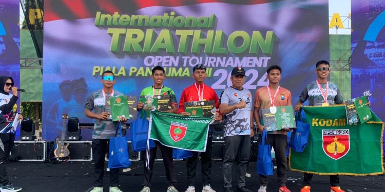 Prajurit Yonif 410/Alugoro Borong Juara di Triathlon Piala Panglima TNI 2024