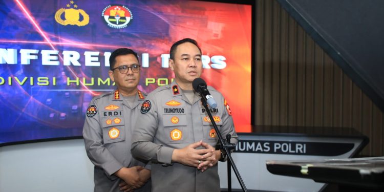 Densus 88 AT Polri Tangkap Tiga Terduga Teroris Anshor Daulah Jateng