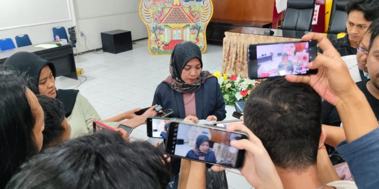 “KPU Jateng Gelar Rapat Persiapan Debat Cagub, Tegaskan Tidak Ada Bocoran Soal untuk Peserta”