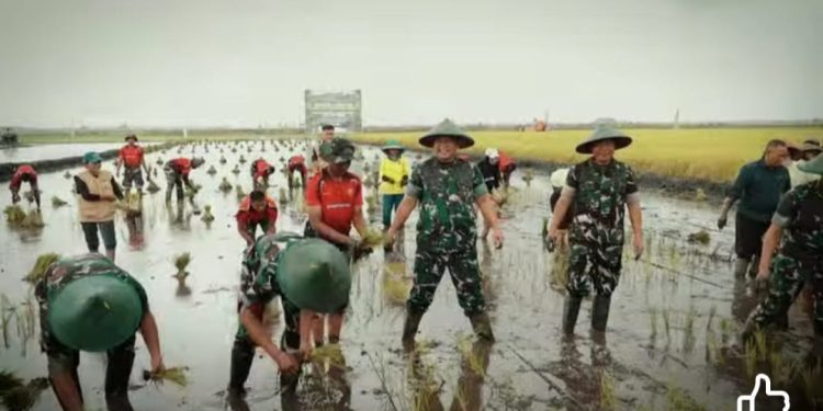 Kasad Tingkatkan Kualitas Hidup Masyarakat Papua Melalui Air Bersih dan Energi Ramah Lingkungan