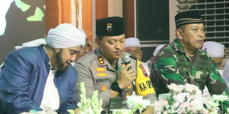 Habib Syech bin Abdul Qodir Assegaf Pimpin Jepara Bersholawat Untuk Ciptakan Pilkada Aman dan Damai