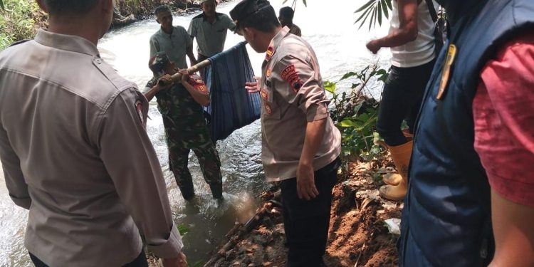 Mayat Terapung Ditemukan di Sungai Brecek Kaligondang PurbaIingga