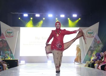 Persit PD IV/Diponegoro Tampilkan Kreasi Batik Dewa Loano untuk Program #PersitBisa