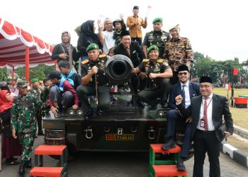 Ribuan Warga padati Lapangan Upacara Hari Juang TNI AD di Ambarawa