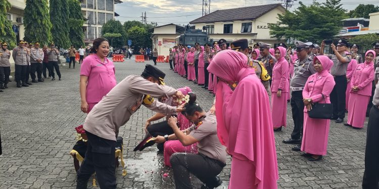 Polrestabes Semarang Gelar Upacara Kenaikan Pangkat TMT 1 Januari 2025 untuk 176 Personel