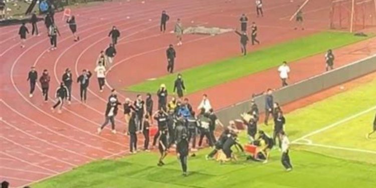 Kericuhan Suporter Warnai Laga Persija vs Persib di Bekasi