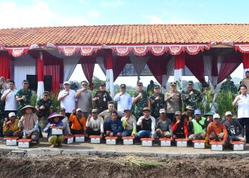 Pangdam IV/Diponegoro Tinjau Unit Kompi Produksi Kodim 0713/Brebes