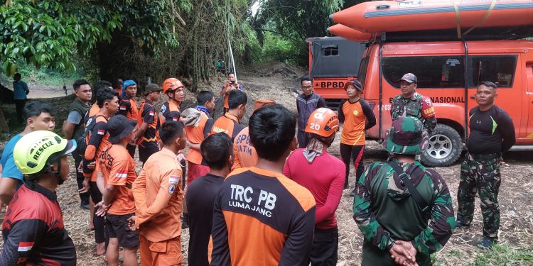 Pencarian Hari Ke-4, Remaja Terseret Arus Sungai Bondoyudo Lumajang Belum Ditemukan