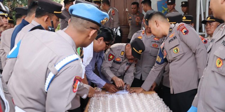 Deteksi Dini Narkoba dan Judi Online, 141 Personel Polres Kendal Jalani Tes Urine
