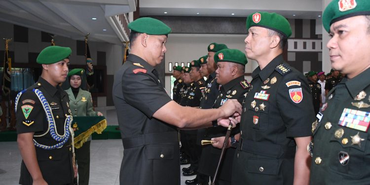 Pangdam IV/Diponegoro Pimpin Sertijab Sejumlah Pejabat Kodam IV/Diponegoro