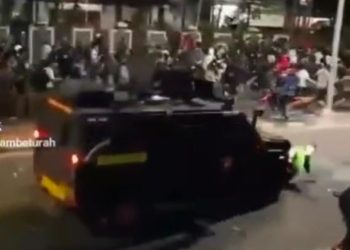 Driver Ojol Tewas Terlindas Mobil Brimob Saat Ricuh Demo di Jakarta