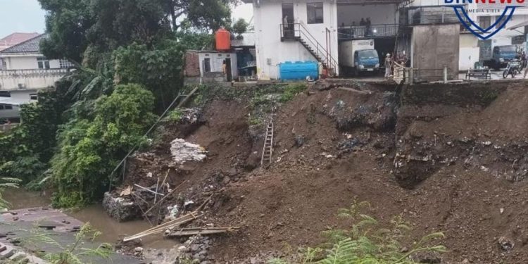 Talut Longsor di Candisari Semarang, 4 Rumah Warga Terendam