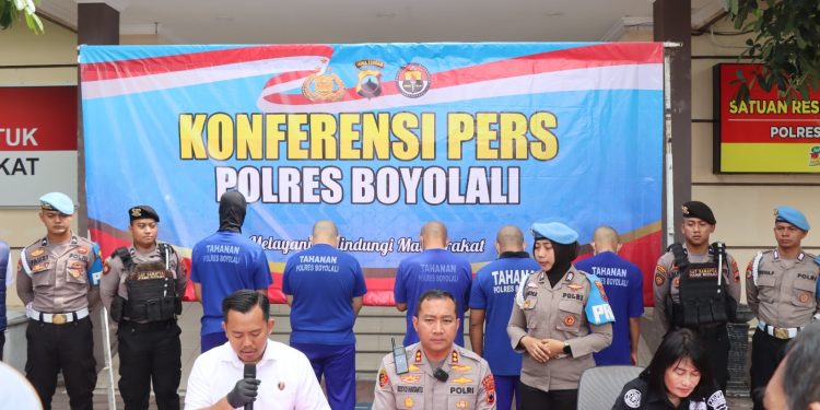 Kapolres Boyolali Pimpin Konferensi Pers Ungkap Kasus Pencurian dengan Kekerasan