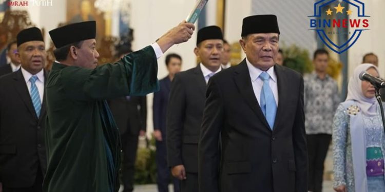 Presiden Prabowo Lantik Sejumlah Pejabat dalam Reshuffle Kabinet: Djamari Chaniago Menjadi Menko Polkam Definitif