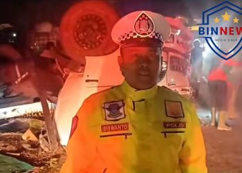 Truk Kontainer Rem Blong Tabrak Dua Motor di JLS Salatiga, Empat Orang Luka-Luka