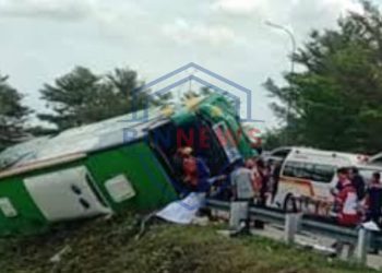 Bus Wisata Tujuan Guci Terguling di Exit Tol Pemalang, 4 Orang Tewas dan Belasan Luka-Luka