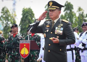 Refleksi Hari Pahlawan, Pangdam IV/Diponegoro Teguhkan Semangat Pengabdian di TMPN Giri Tunggal