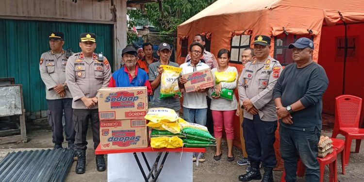 Respon Cepat Polsek Medan Area Beri Bantuan Kepada Korban Kebakaran