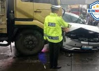 Truk Diduga Rem Blong Tabrak 4 Mobil di Exit Tol Bawen, Dua Orang Luka Ringan