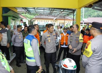 Kapolda Jateng Tinjau Lokasi Pengungsian Longsor Banjarnegara, Pastikan Kesiapan Anggota Tangani Bencana