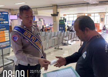 Dukung Kepatuhan Pajak, Duta Pelayanan Samsat Semarang 2 Turun Langsung Layani Warga