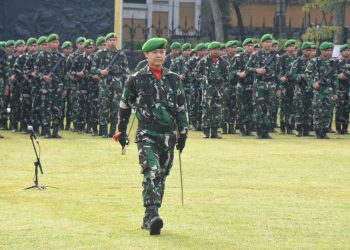 Kodam IV/Diponegoro Gelar Upacara Bendera Rutin di Makodam