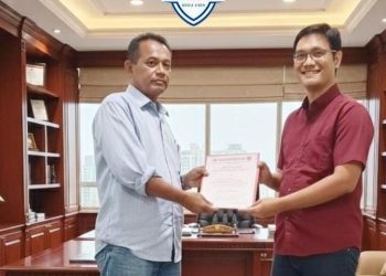 Ketua PWDPI Jateng Serahkan SK Kepengurusan DPC Kota Semarang
