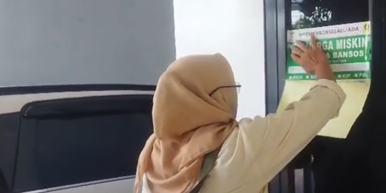 VIRAL RUMAH MEWAH DIPASANGI STIKER BANSOS, PENDAMPING PKH: SUDAH MENGUNDURKAN DIRI DAN BANTUAN DIPUTUS