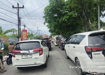 Kemacetan Panjang di Jalan Supriyadi Arah Tlogosari, Akibat Durasi Lampu Merah Terlalu Singkat