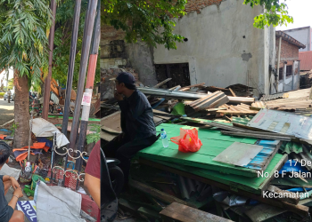 Diduga Jadi “Kepanjangan Tangan” Pengusaha Pabrik Tahu, Satpol PP Kota Semarang Bongkar PKL di Jalan Madukoro