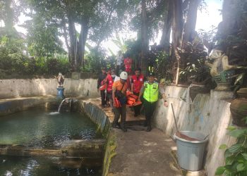 Pria Paruh Baya Ditemukan meninggal dunia mengambang di Umbul Wening