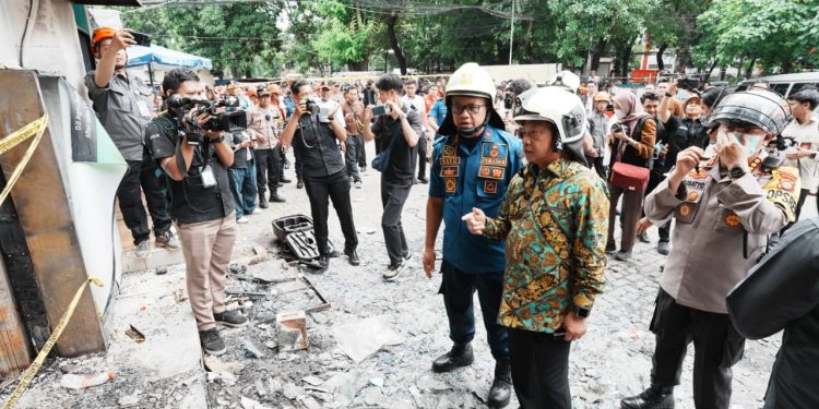 Tinjau Lokasi Kebakaran di Kemayoran, Mendagri Evaluasi Kelayakan Bangunan