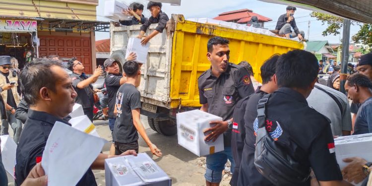 Harapan dalam Setiap Paket – 4000 Sembako Tiba di Sumut & Aceh, Bantu Masyarakat yang Masih Terjebak Banjir