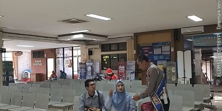 Duta Pelayanan Samsat Semarang 2 Aktif Dampingi Wajib Pajak, Urus STNK Kini Lebih Mudah