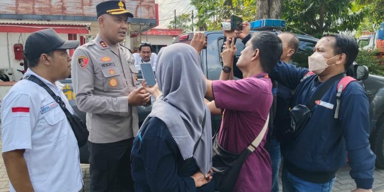 Polisi Kawal Ketat Rapat Pleno UMK Kendal 2026 hingga Malam Hari, Situasi Kondusif